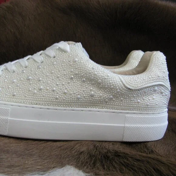 BETSEY JOHNSON BEADED SNEAKERS  NEW IN BOX (BOX NOT IN GOOD CONDITION)  SIZE 9.5 - Picture 10 of 16